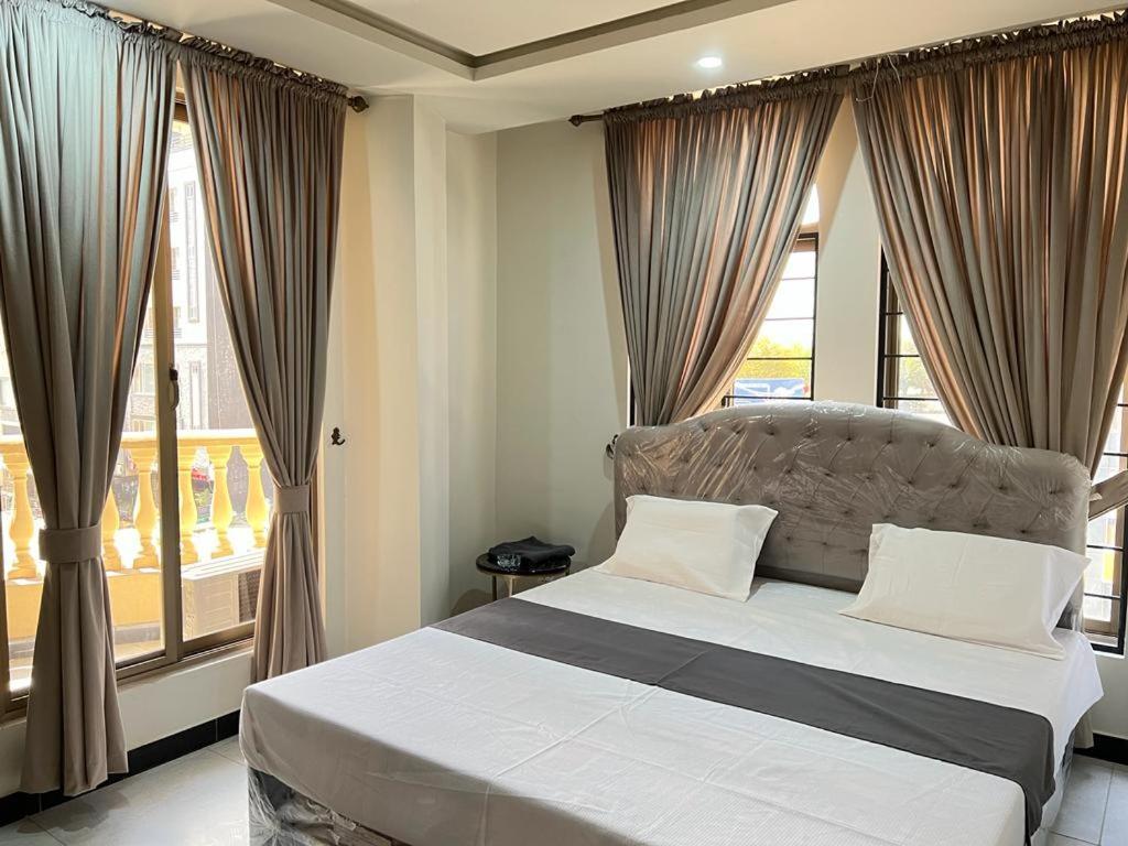 Northern Suites Bahria Town 라왈핀디 외부 사진