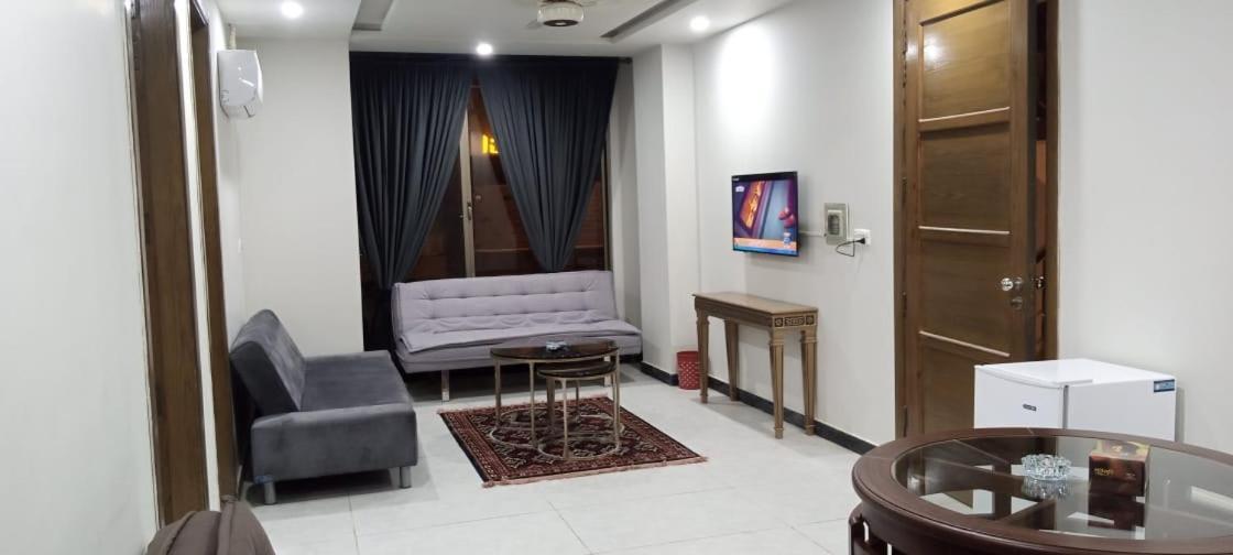 Northern Suites Bahria Town 라왈핀디 외부 사진